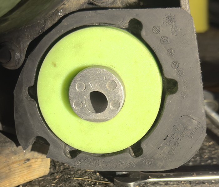 E53 X5 Polyurethane Transfer Case Mount Insert